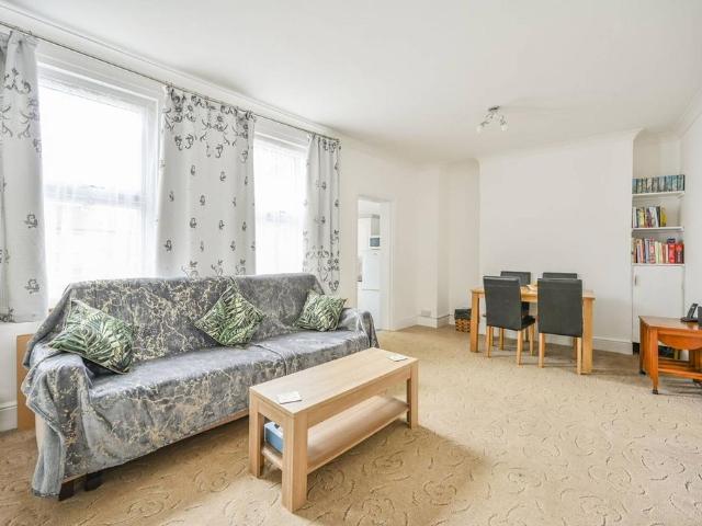 Flat for sale in Leyton, Greater London