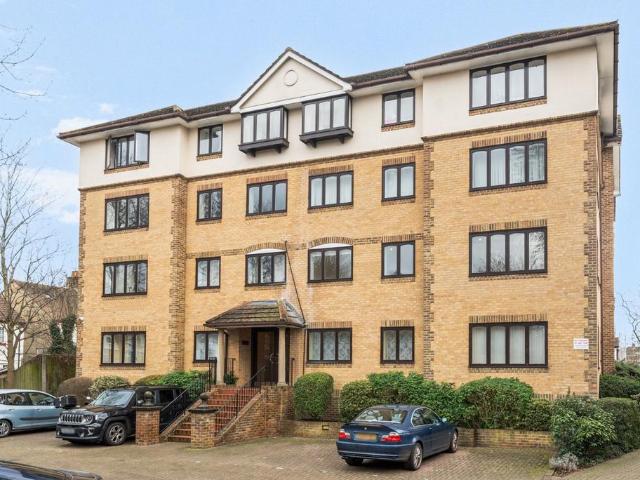 Flat for sale in London Borough of Merton, Merton Park