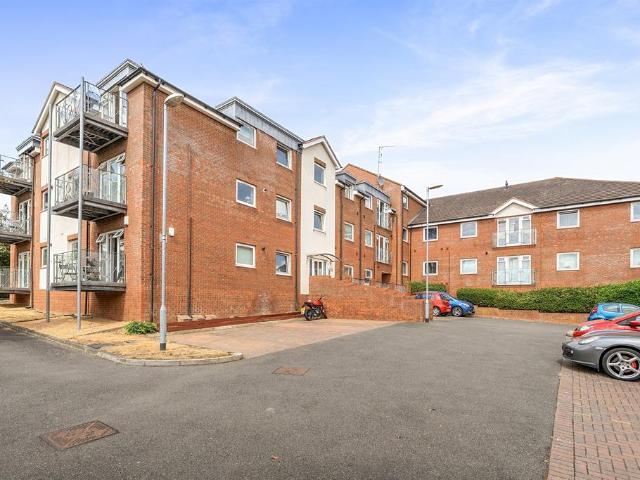 Flat for sale in Hatton Park, Wellingborough