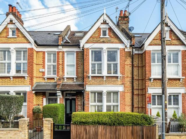 Flat for sale in London Borough of Lambeth, Greater London