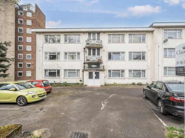 Flat for sale in Banister's Park, City Of Southampton