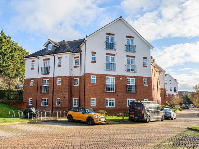Flat for sale in Five Acres, Hertfordshire