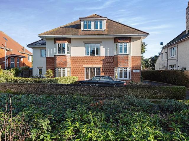 Flat for sale in Boscombe, Bournemouth