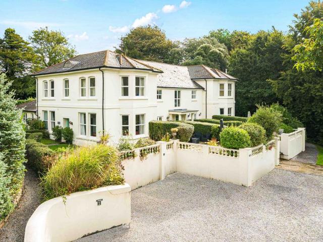 Flat for sale in Strode, Devon