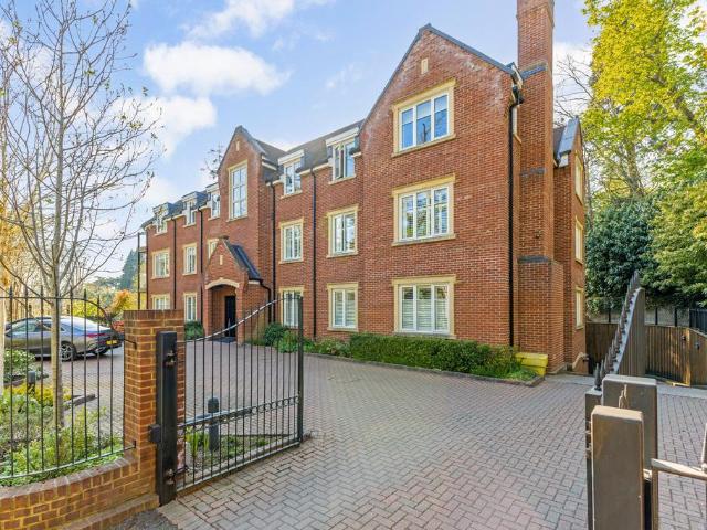 Flat for sale in Sunninghill and Ascot, Ascot