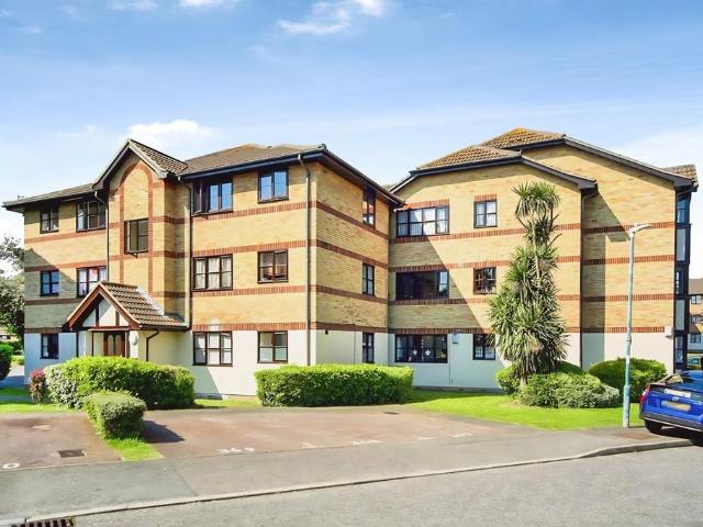 Flat for sale in Stone, Monks Orchard