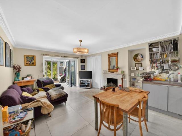 Flat for sale in Notting Hill, Greater London