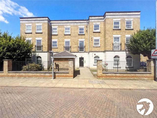 Flat for sale in Midway, Kent