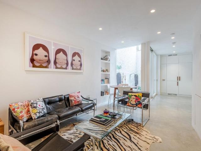 Flat for sale in North Kensington, Greater London