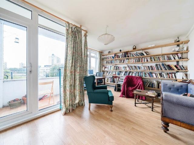 Flat for sale in London Borough of Southwark, Greater London