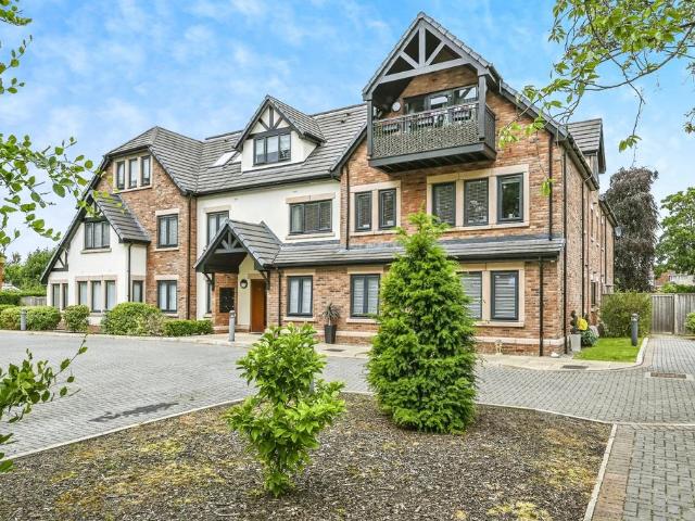 Flat for sale in Kennessee Green, Maghull