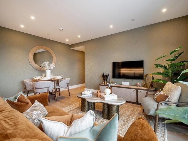 Flat for sale in Bromley-by-Bow, Greater London