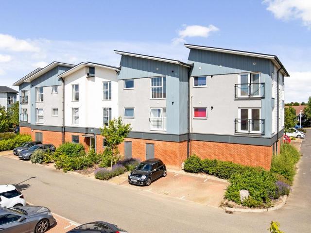 Flat for sale in Hawkinge, Folkestone