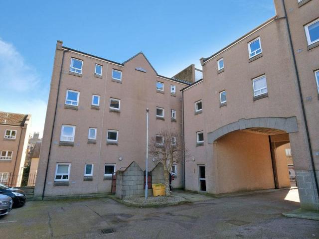Flat for sale in Ballindoch, Scotland