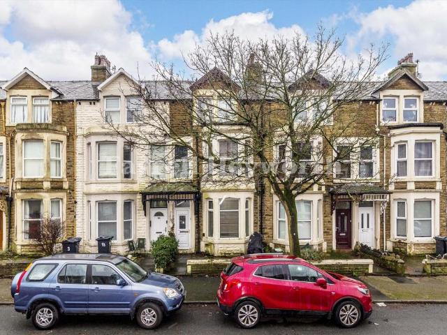 Flat for sale in West End, Bare