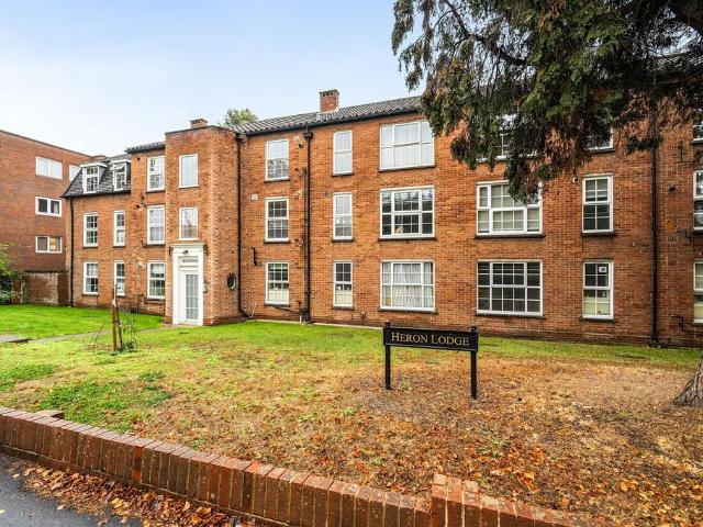 Flat for sale in Clewer Within, Windsor
