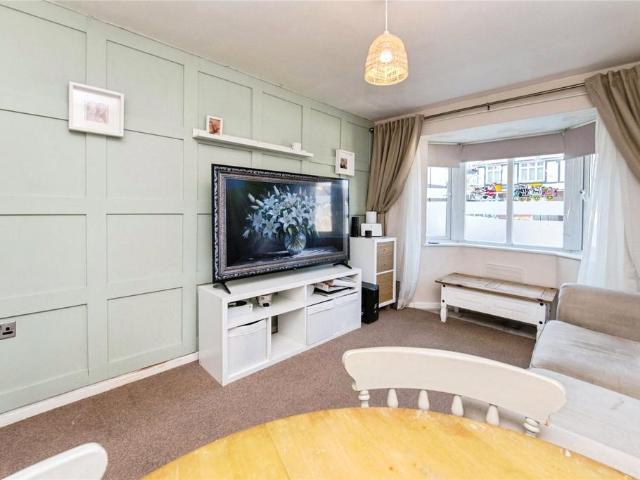 Flat for sale in Withycombe, Budlake