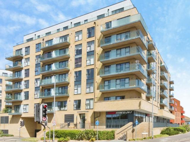 Flat for sale in Monks Orchard, Kent