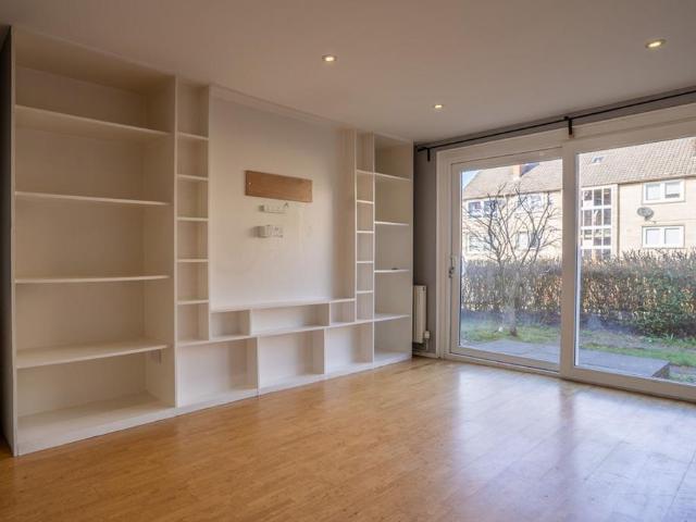 Flat for sale in Oxgangs, Scotland