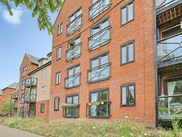 Flat for sale in Lakenham, East Bank