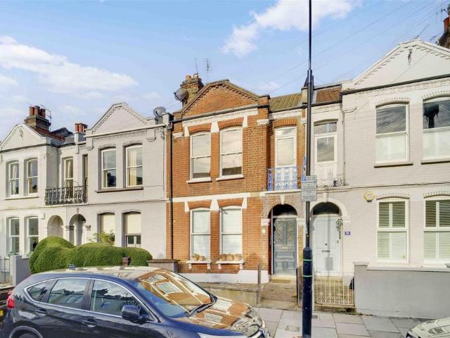 Flat for sale in Fulham, Greater London