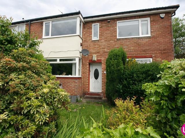 Flat for sale in Denton Burn, Tyne And Wear
