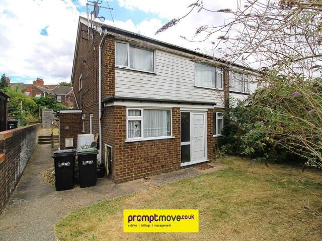 Flat for sale in Spring Park, Luton