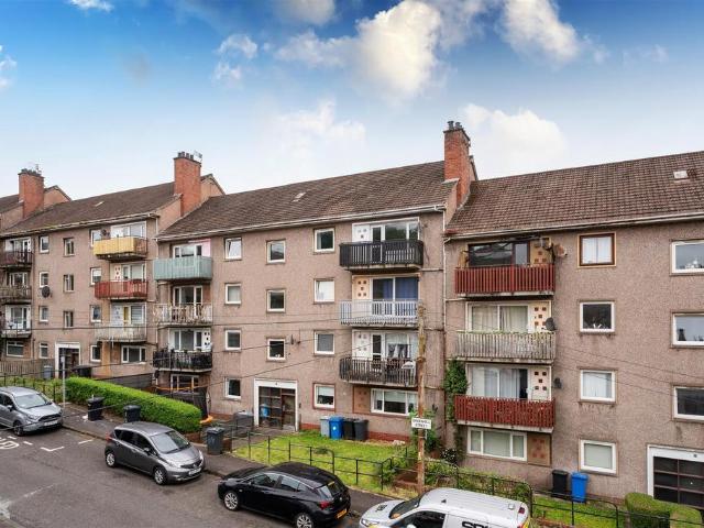 Flat for sale in Rutherglen, Scotland