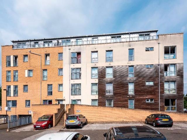 Flat for sale in Burnt Oak, Greater London
