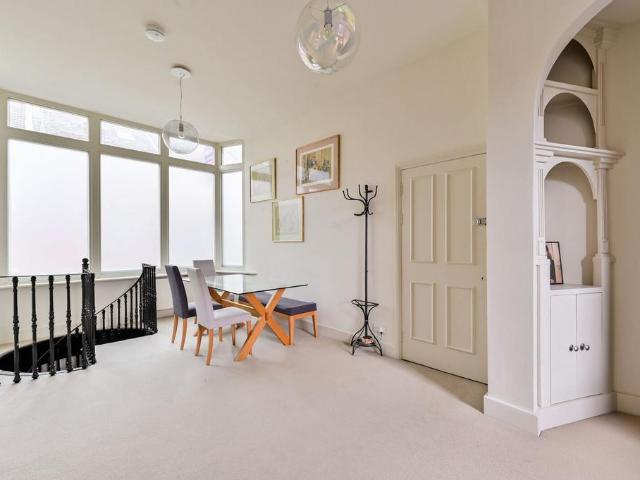 Flat for sale in Fulham, Greater London