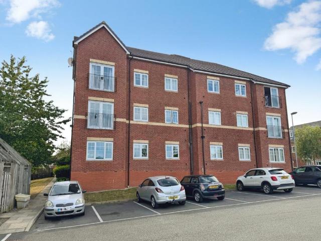 Flat for sale in Rossmore, Cheshire