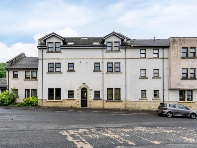 Flat for sale in Inverkip, Scotland