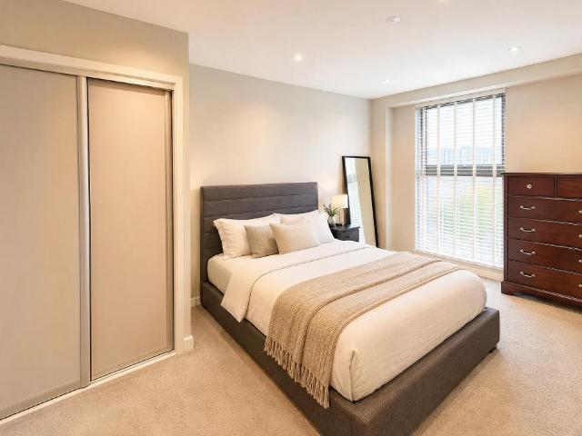 Flat for sale in Chalvey, Slough