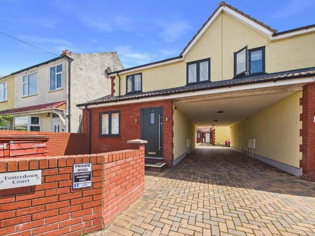 Flat for sale in Weston-super-mare, North Somerset