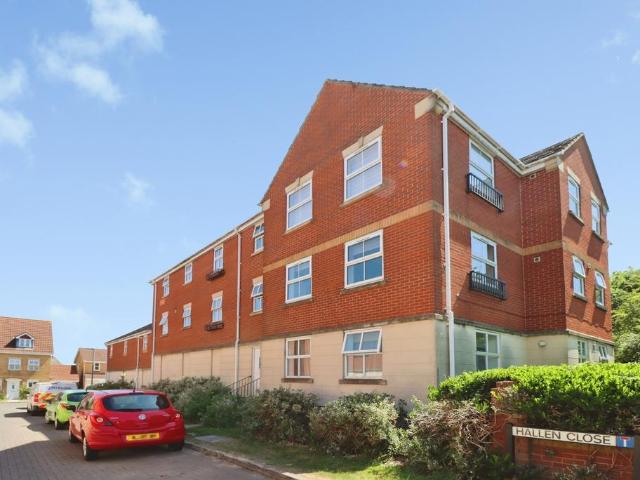 Flat for sale in Emersons Green, Kingswood