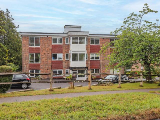 Flat for sale in Battle, Heathlands