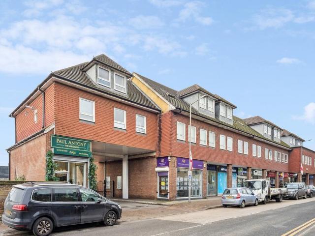Flat for sale in Iver