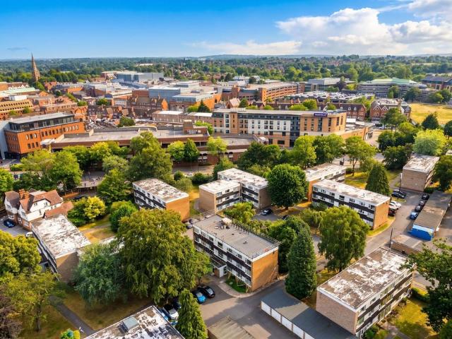 Flat for sale in Blossomfield, West Midlands