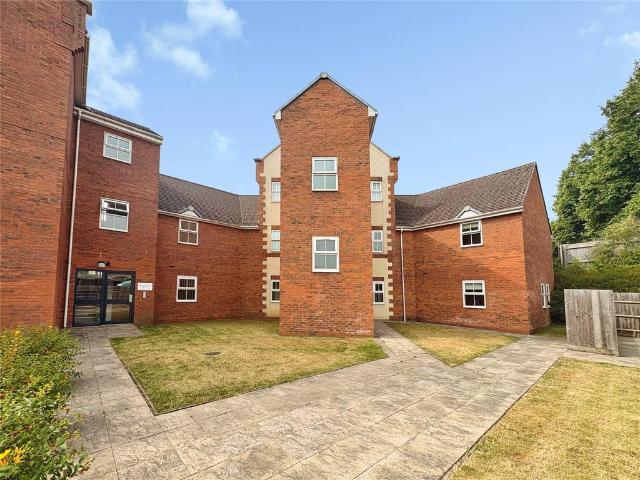 Flat for sale in Camp Hill, Warwickshire