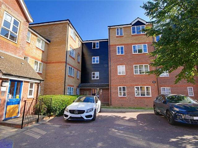 Flat for sale in Enfield Island Village, Greater London
