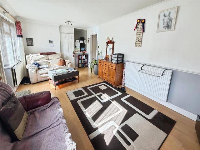 Flat for sale in Barton Stacey, Hampshire