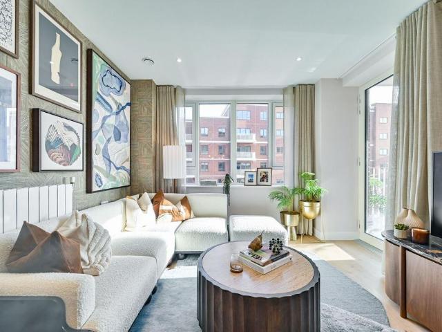 Flat for sale in Glyndon, Plumstead
