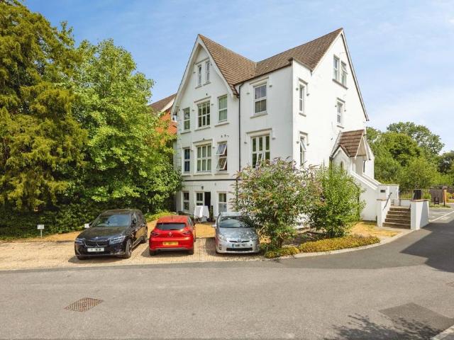 Flat for sale in Abbotswood, Westborough