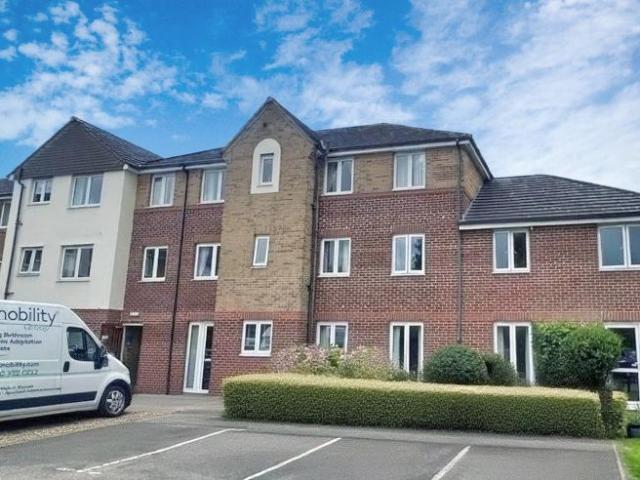 Flat for sale in Ermine East, Brayford