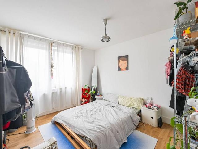 Flat for sale in Bromley-by-Bow, Poplar Grove