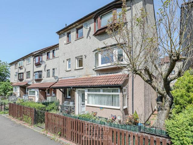 Flat for sale in Rogerfield, Swinton