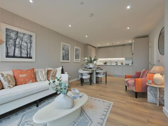 Flat for sale in Greater London