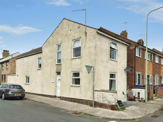 Flat for sale in Eastbridge, Suffolk