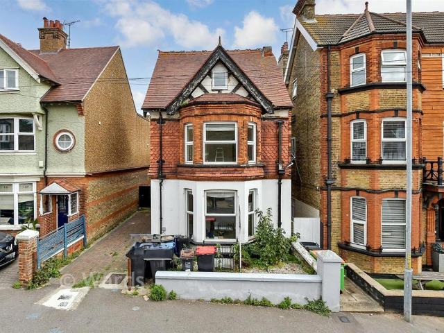 Flat for sale in Upton, Thanet