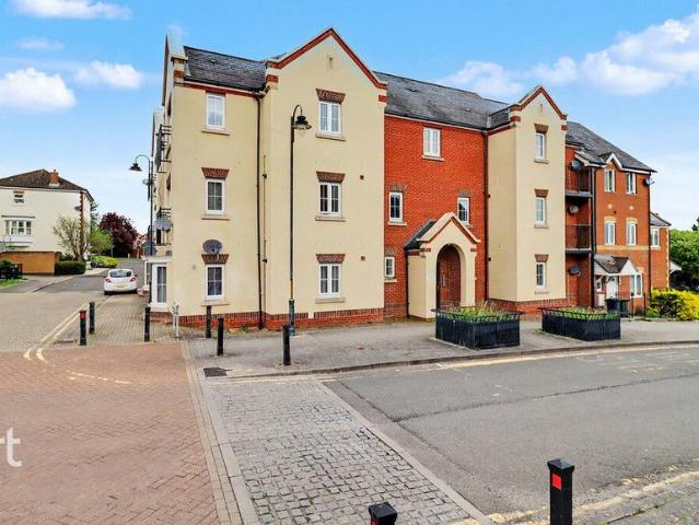 Flat for sale in Repton Park North, Bridgefield